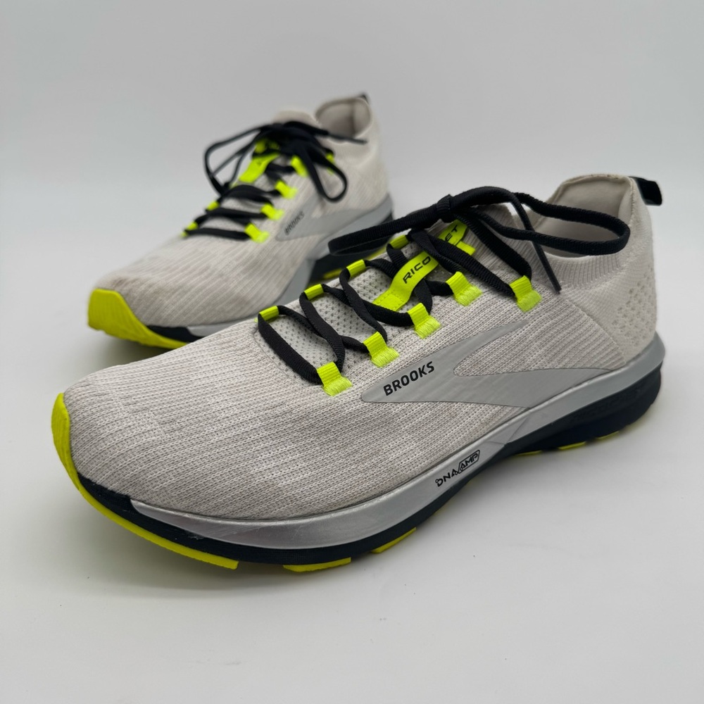 Brooks Ricochet 2 Cream Gray Athletic Running Shoe Size 10 D
